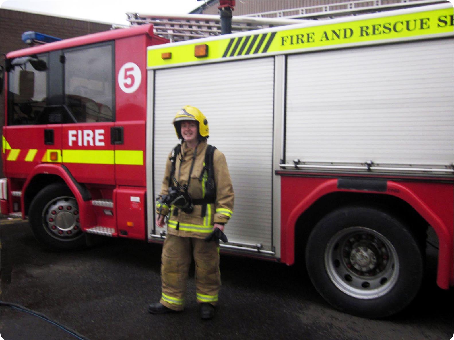 N375 RRU Dennis Sabre Water Tender Ladder